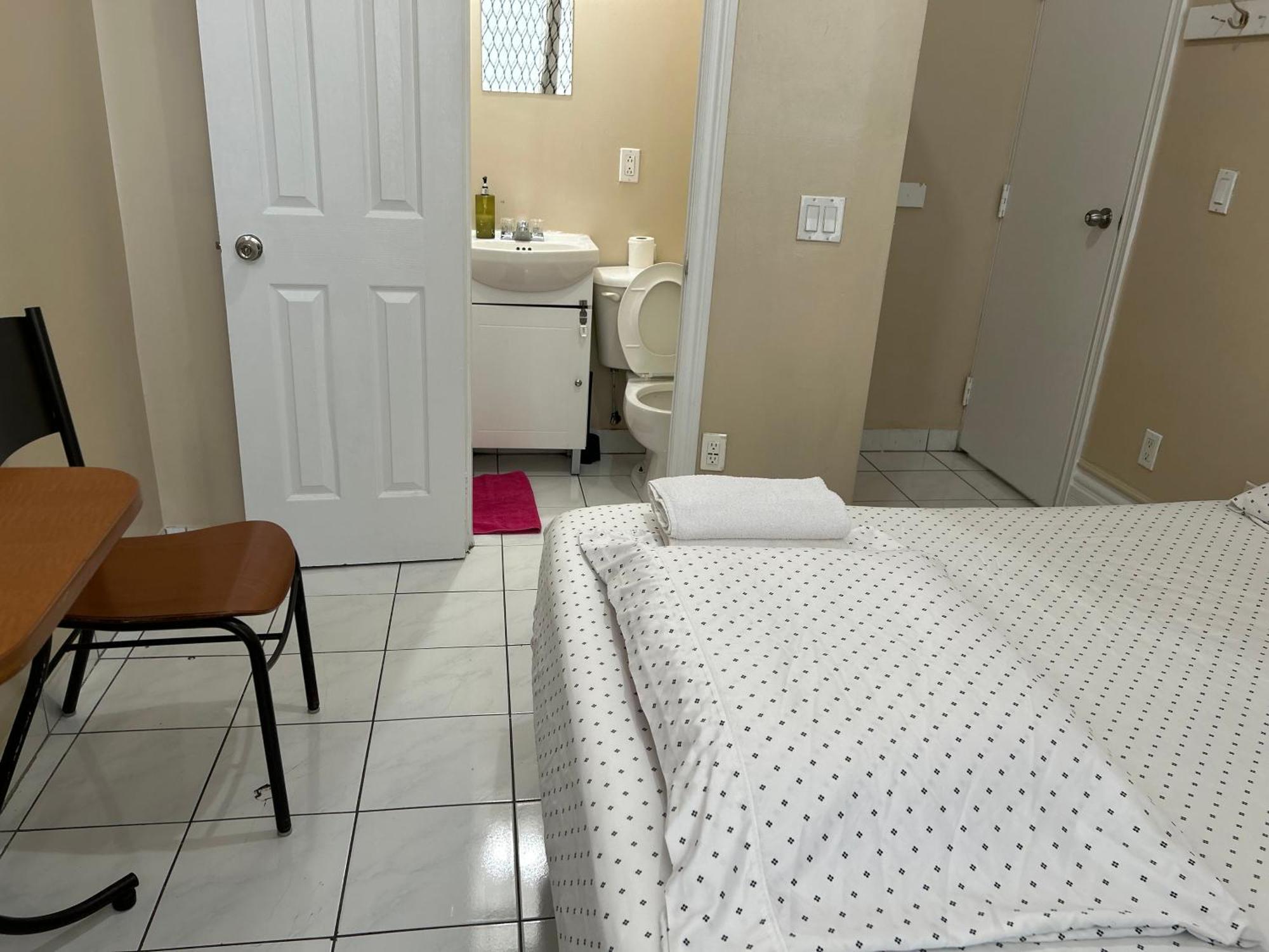 586 Hotel تورونتو المظهر الخارجي الصورة